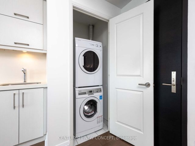1006 - 65 St Mary St