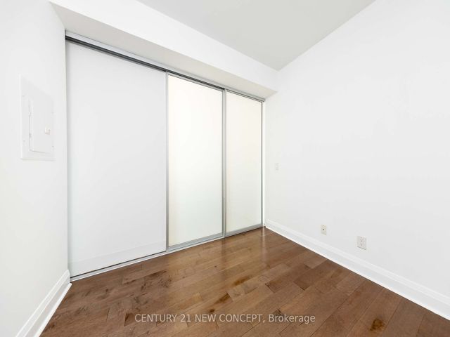 1006 - 65 St Mary St