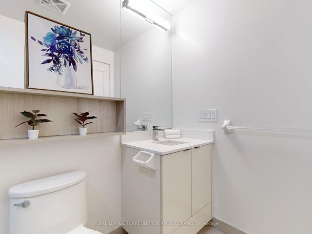 2605 - 70 Princess St