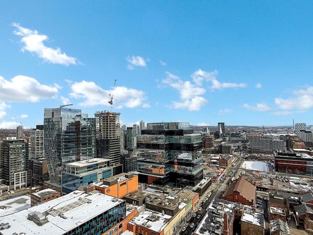 2605 - 70 Princess St
