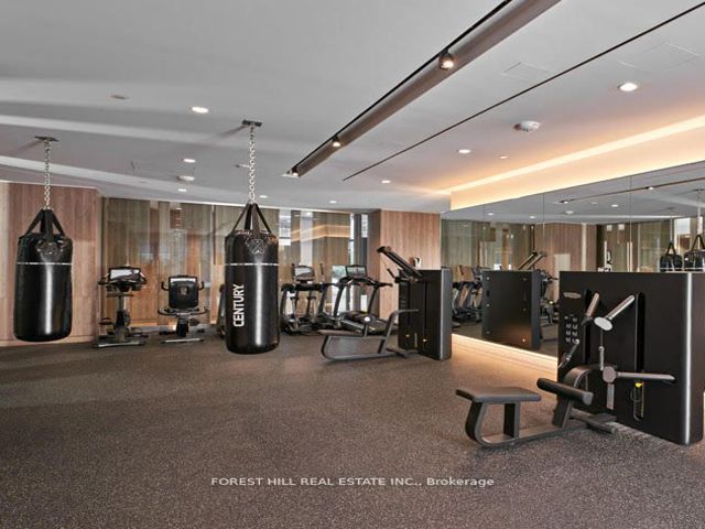 1716W - 27 Bathurst St
