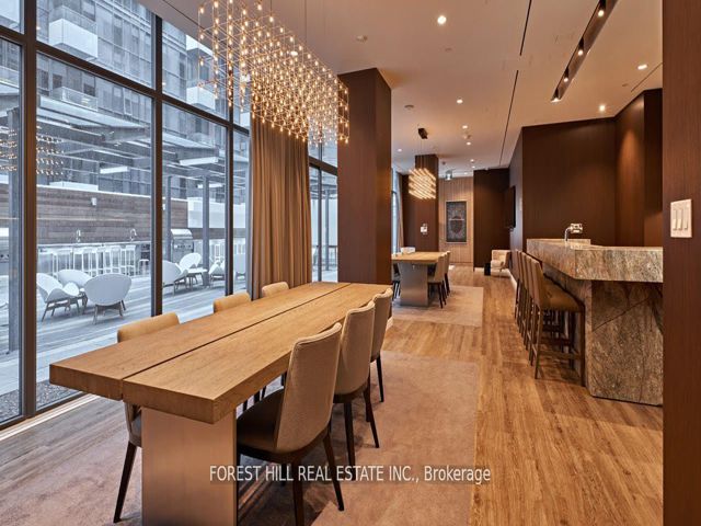1716W - 27 Bathurst St