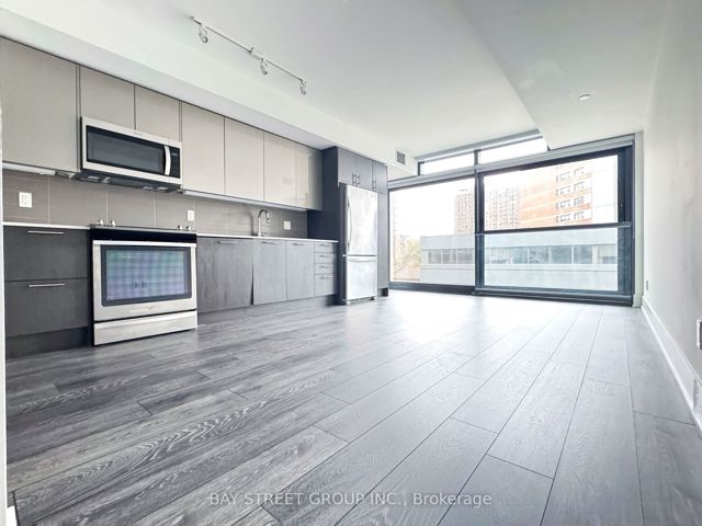 403 - 403 Church St