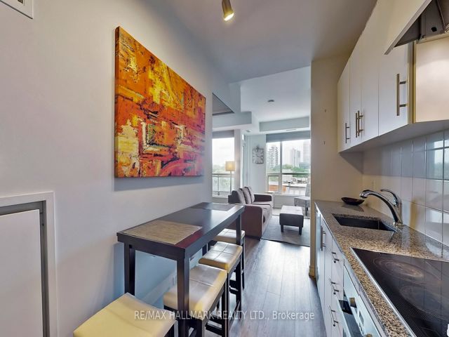 518 - 23 Glebe Rd W