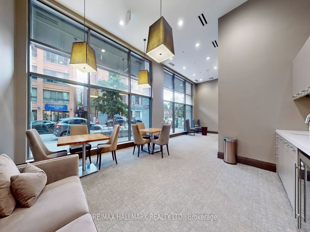 518 - 23 Glebe Rd W