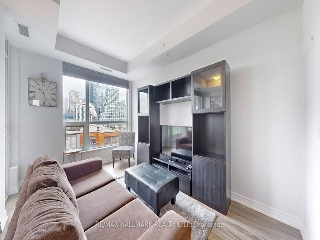 518 - 23 Glebe Rd W