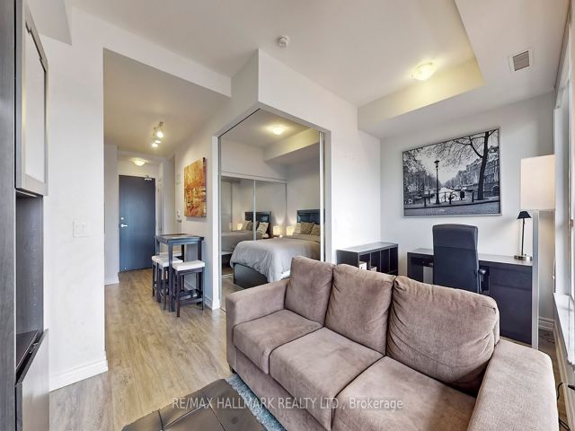 518 - 23 Glebe Rd W