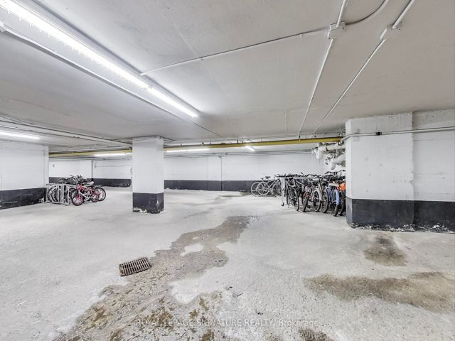 212 - 335 Lonsdale Rd