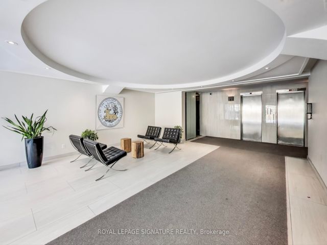 212 - 335 Lonsdale Rd