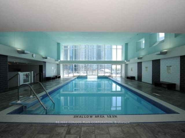 910 - 218 Queens Quay  W