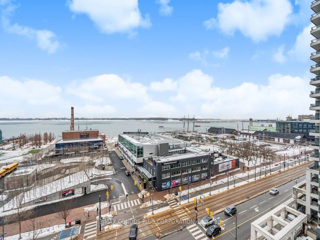 910 - 218 Queens Quay  W