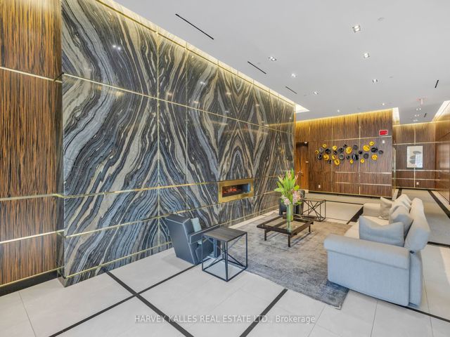 408 - 3018 Yonge St