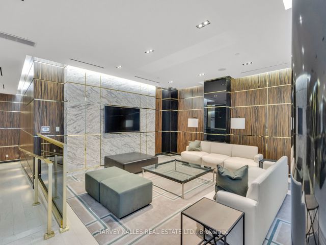 408 - 3018 Yonge St