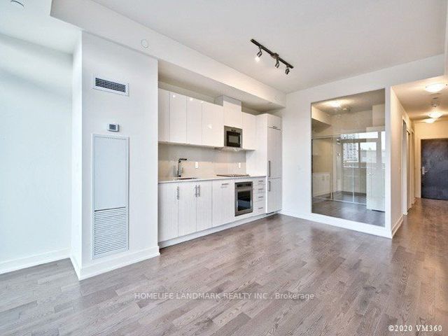 916 - 330 Richmond St W