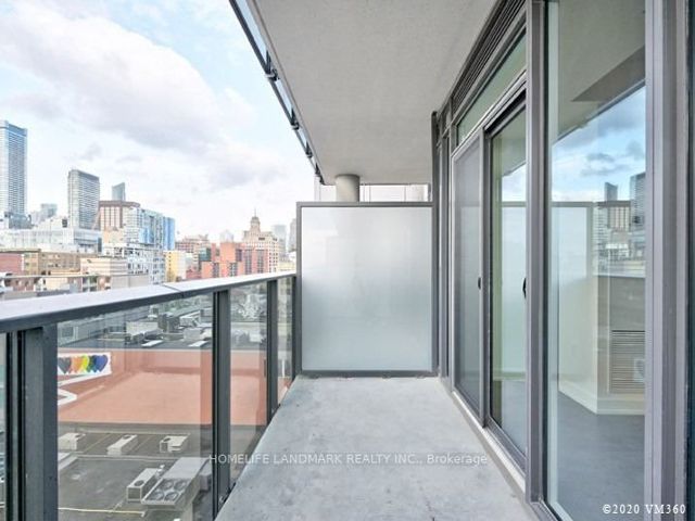 916 - 330 Richmond St W