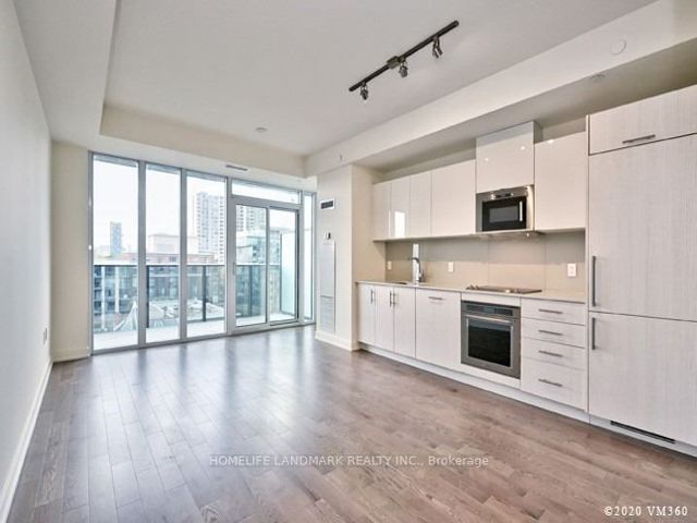 916 - 330 Richmond St W