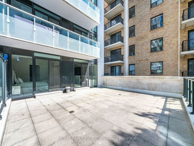 214 - 3018 Yonge St