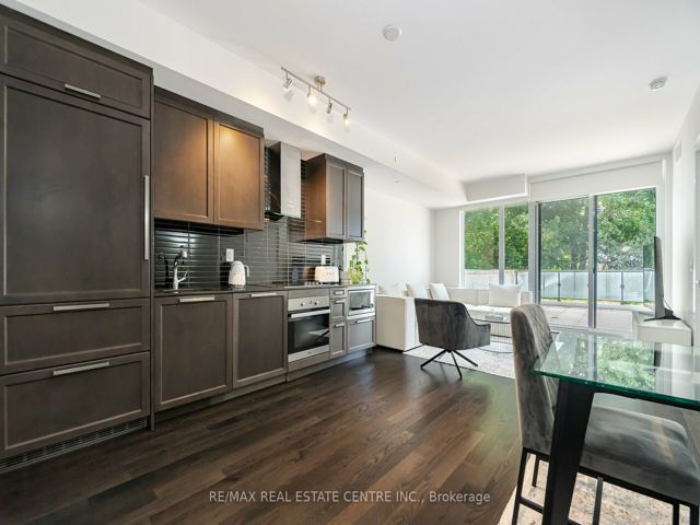 214 - 3018 Yonge St