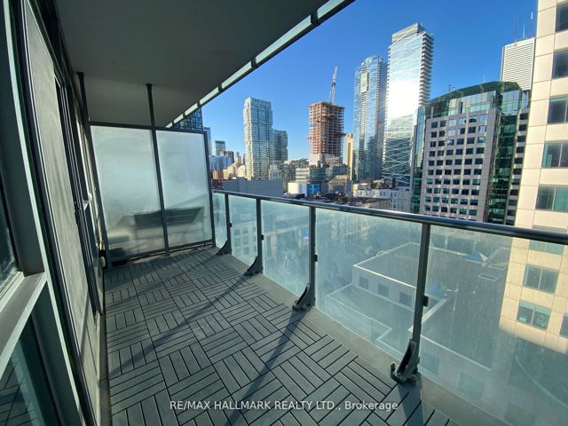1204 - 8 Mercer St