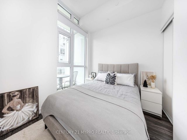 419 - 33 Helendale Ave