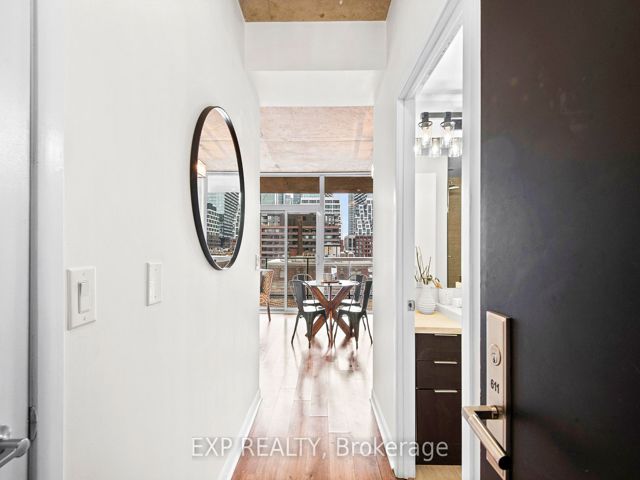 611 - 478 King St W