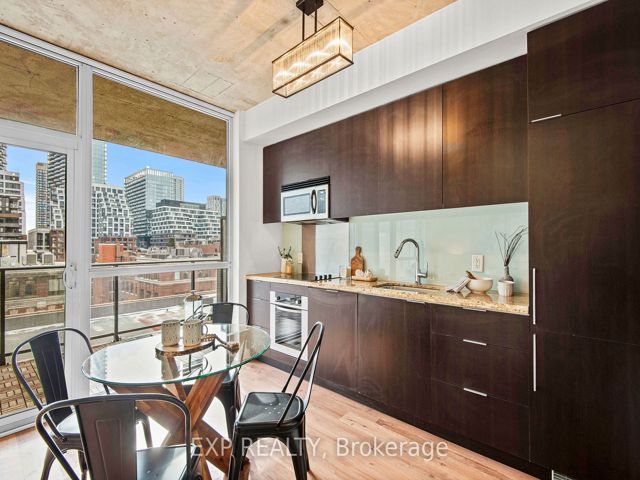 611 - 478 King St W