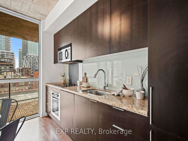 611 - 478 King St W