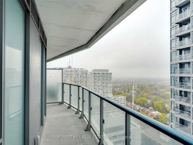 4605 - 2221 Yonge St
