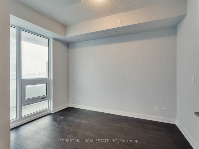 4605 - 2221 Yonge St