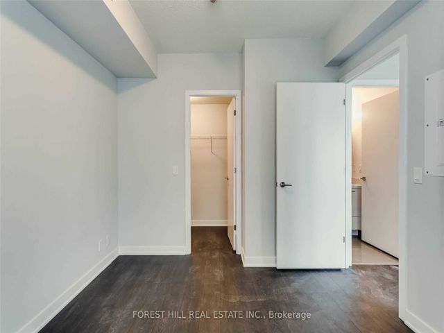 4605 - 2221 Yonge St