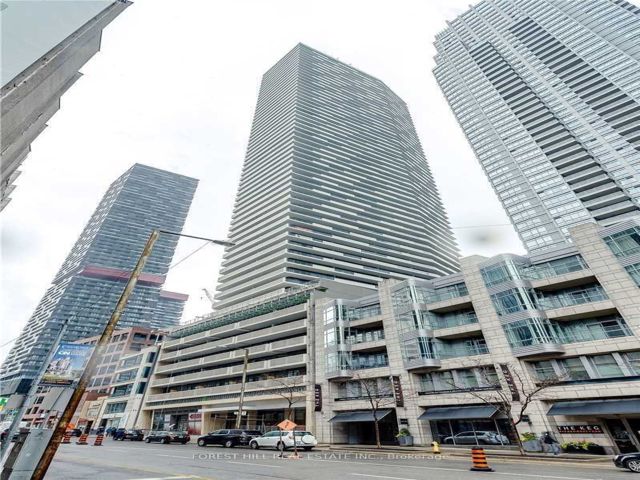 4605 - 2221 Yonge St