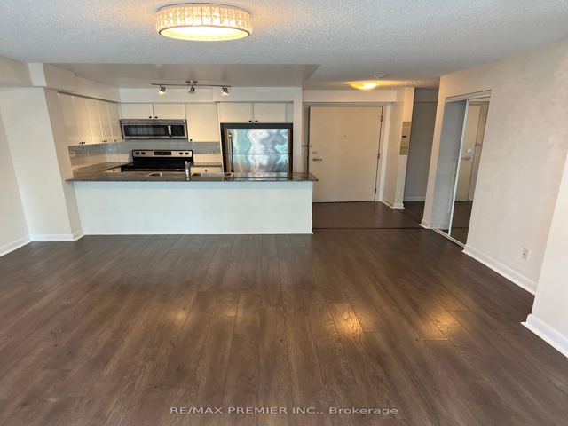 729 - 525 Wilson Ave