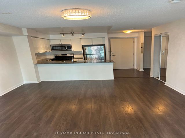 729 - 525 Wilson Ave