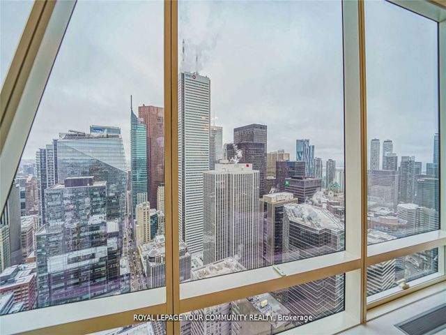5207 - 180 University Ave