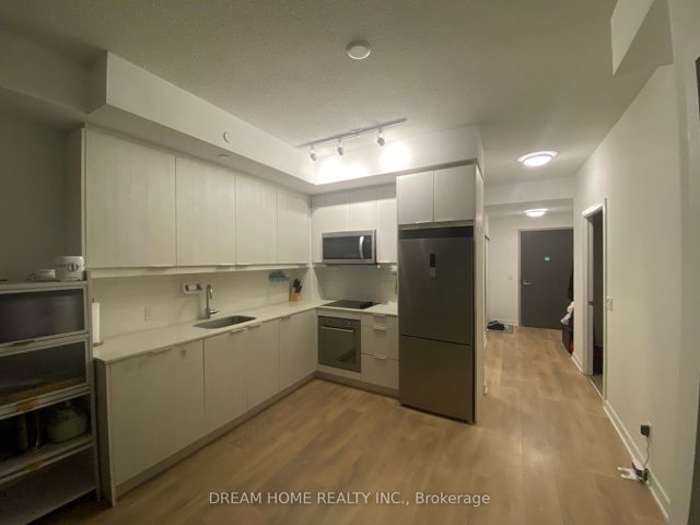 609 - 32 Forest Manor Rd