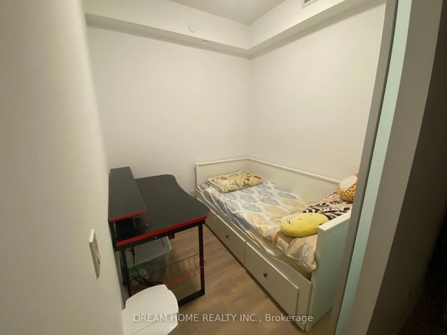 609 - 32 Forest Manor Rd