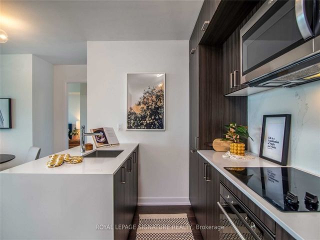 3307 - 18 Erskine Ave