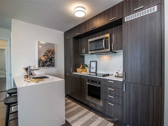 3307 - 18 Erskine Ave
