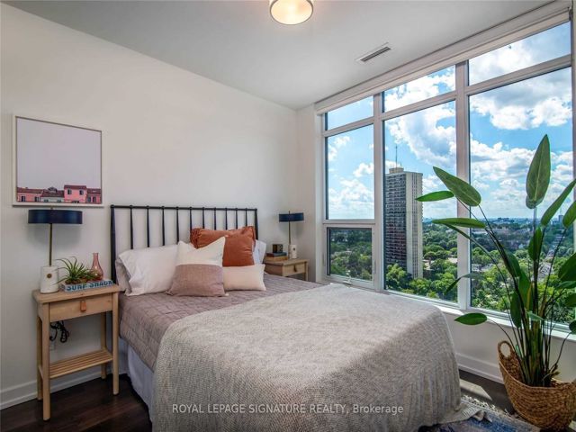 3307 - 18 Erskine Ave