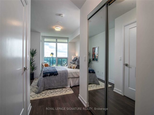 3307 - 18 Erskine Ave