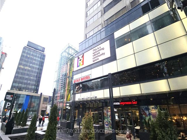 3602 - 2221 Yonge St