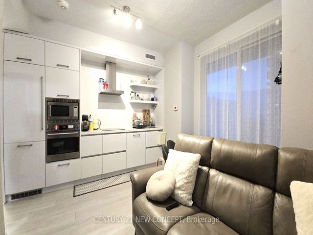 3602 - 2221 Yonge St