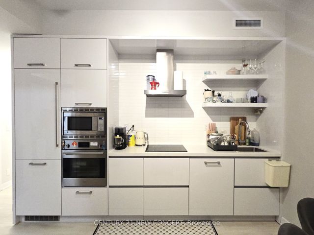 3602 - 2221 Yonge St