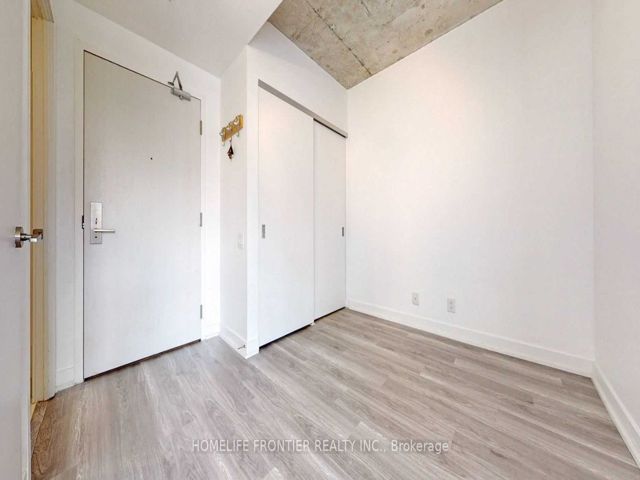 825 - 39 Brant St