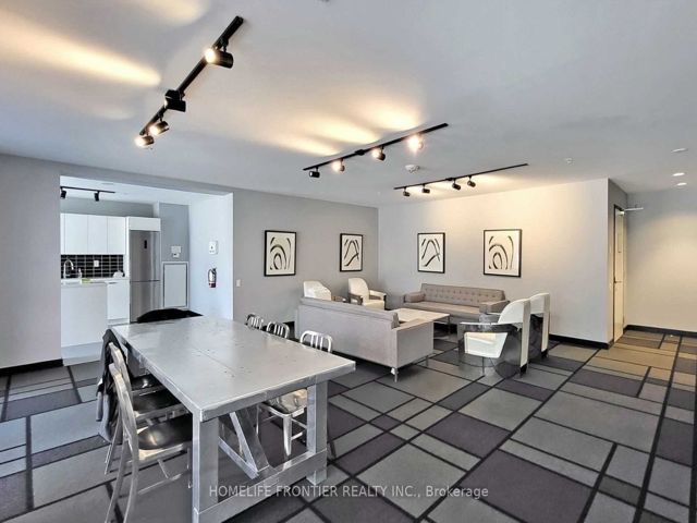 825 - 39 Brant St