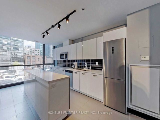 825 - 39 Brant St
