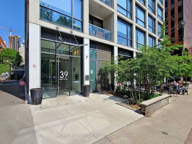 825 - 39 Brant St