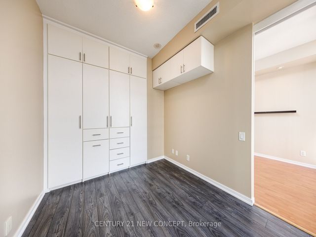 1803 - 30 Canterbury Pl