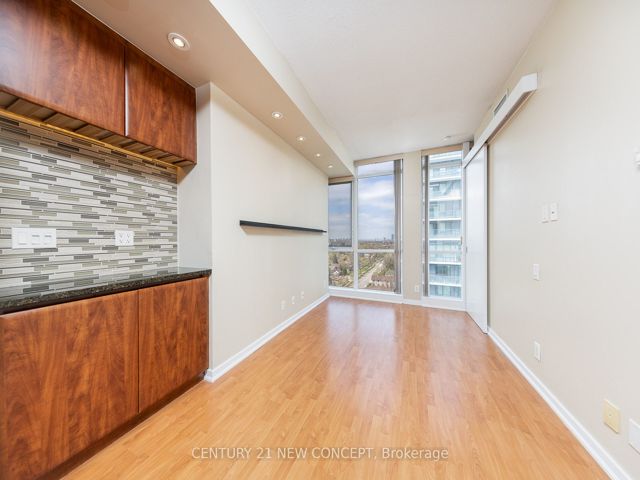 1803 - 30 Canterbury Pl