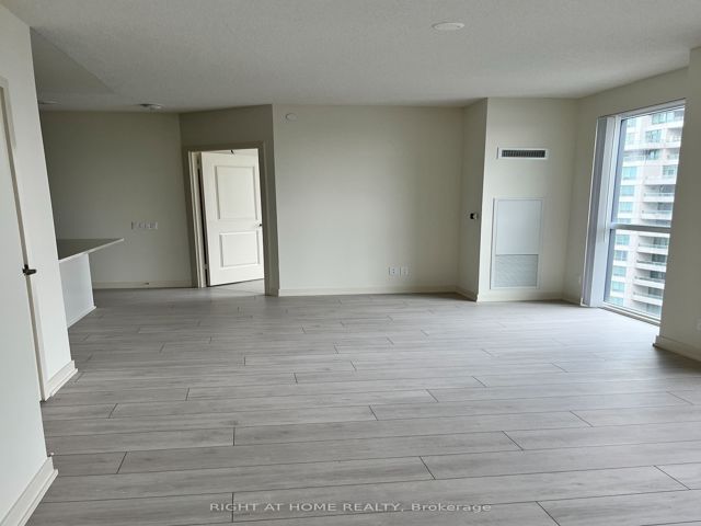 2906 - 4955 yonge St